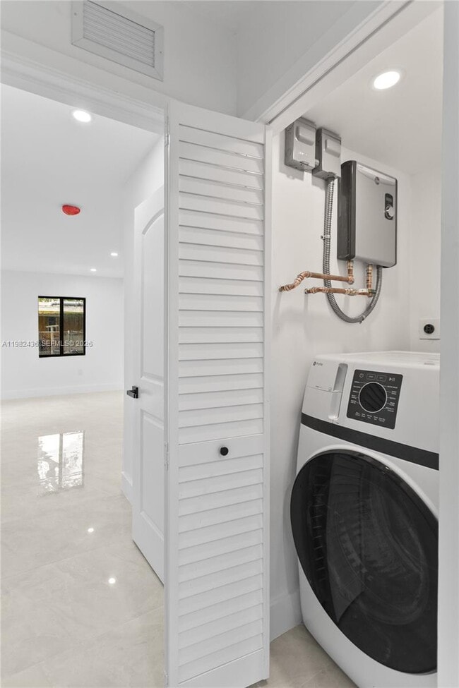 Building Photo - 15920 NW 17th Ct