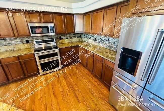 Building Photo - 9946 Kings Canyon Dr