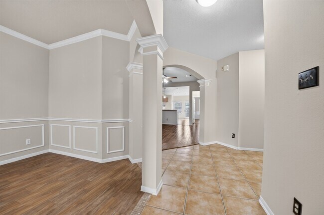 Building Photo - 9762 Wheaton Edge Ln