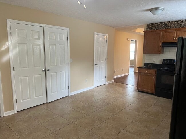 Building Photo - 3 bedroom 2 bath single family home for RENT!