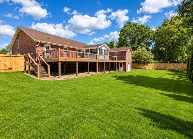 Building Photo - 3 bedroom one- level beauty in North Johnson City!