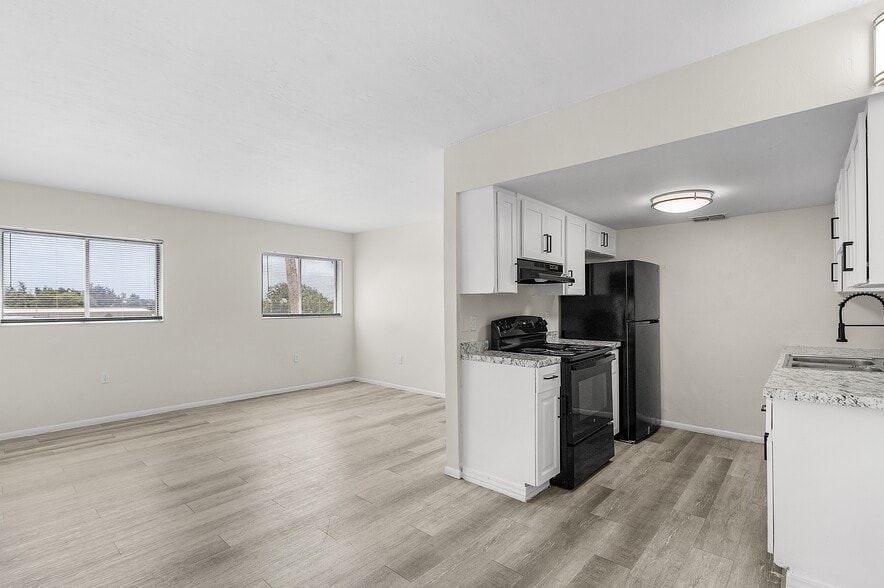 Building Photo - The Meridian at 2825