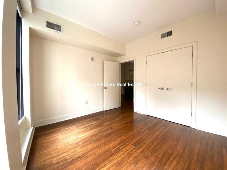 Building Photo - 10 Winter St