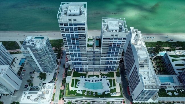 Building Photo - 6801 Collins Ave