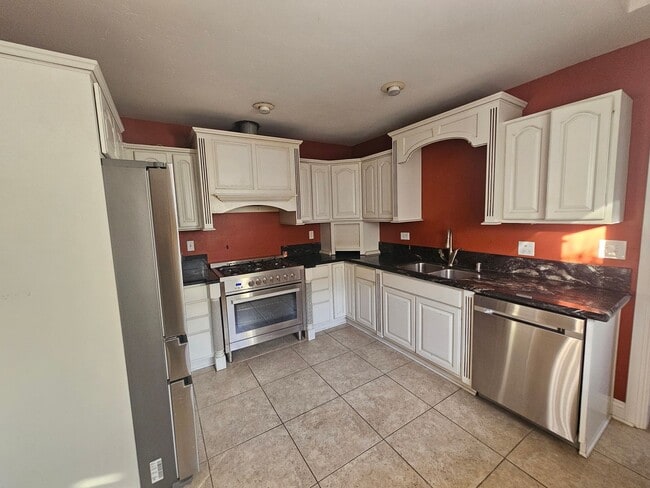 Building Photo - 133 N Tassajara Dr