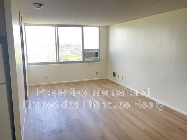 Building Photo - 1060 Kamehameha Hwy