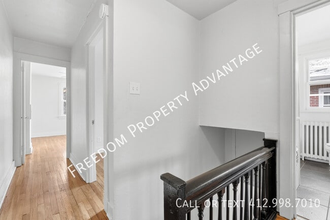 Building Photo - 755 Shady Dr E