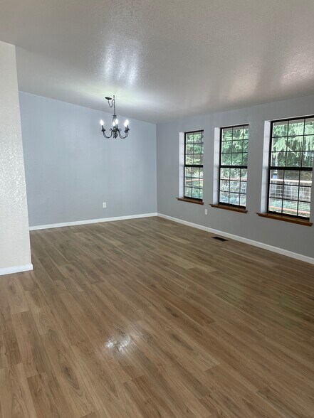 Building Photo - 8938 49th Ct NE