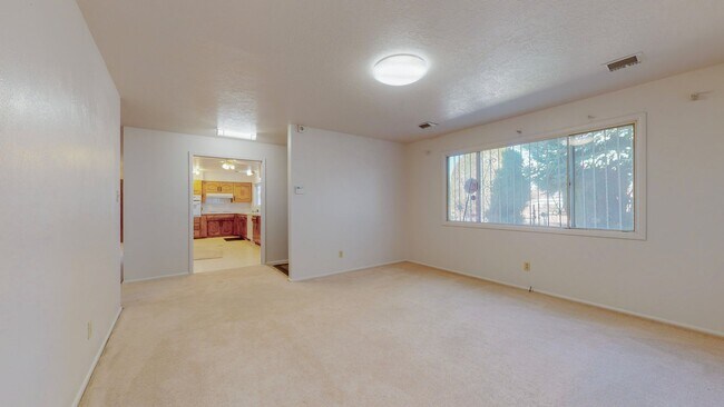Building Photo - NORTH VALLEY 3 Bedroom  2 Bath