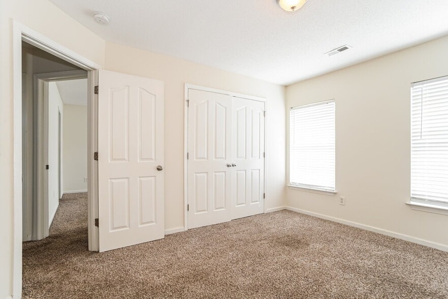 Building Photo - 6846 Squirrels Foot Ct