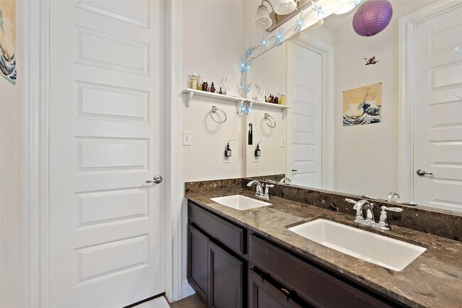 Building Photo - 8500 Echo Shore Cove