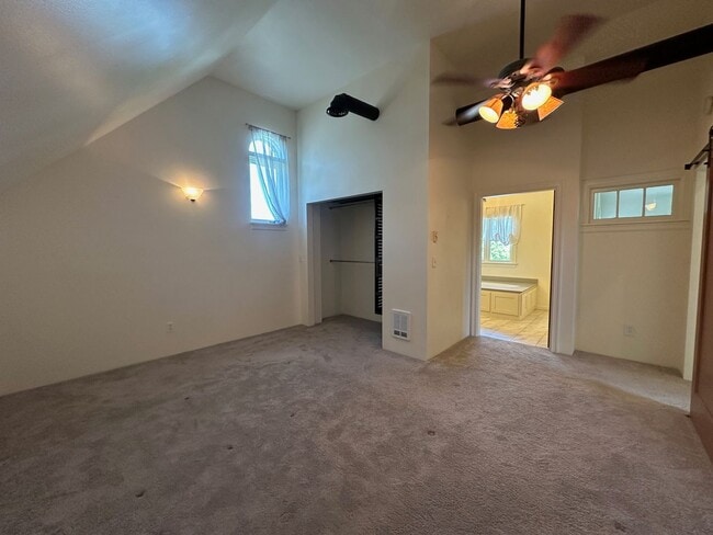 Building Photo - Stunning 3-Bedroom Craftsman Home in Kendall Yards