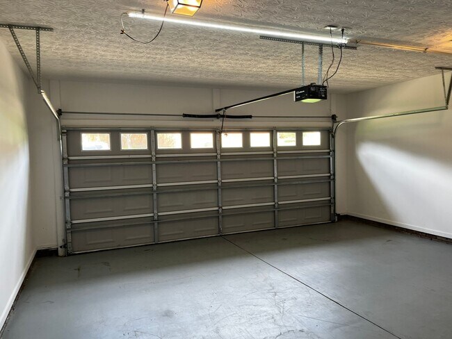 Building Photo - New to the Market! Welcome Home!