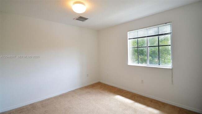 Building Photo - 6059 SW 19th Ct