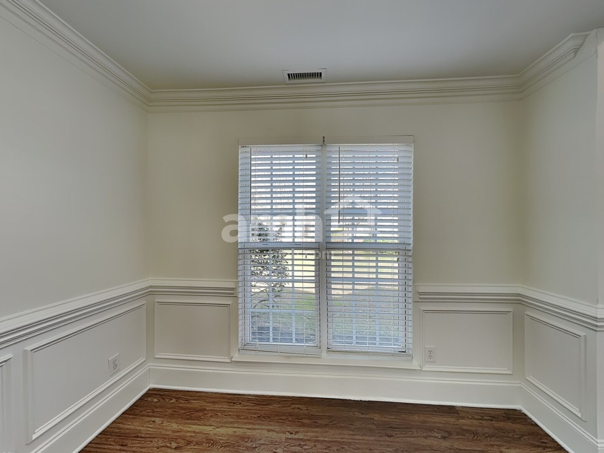 Building Photo - 3437 Continental Dr