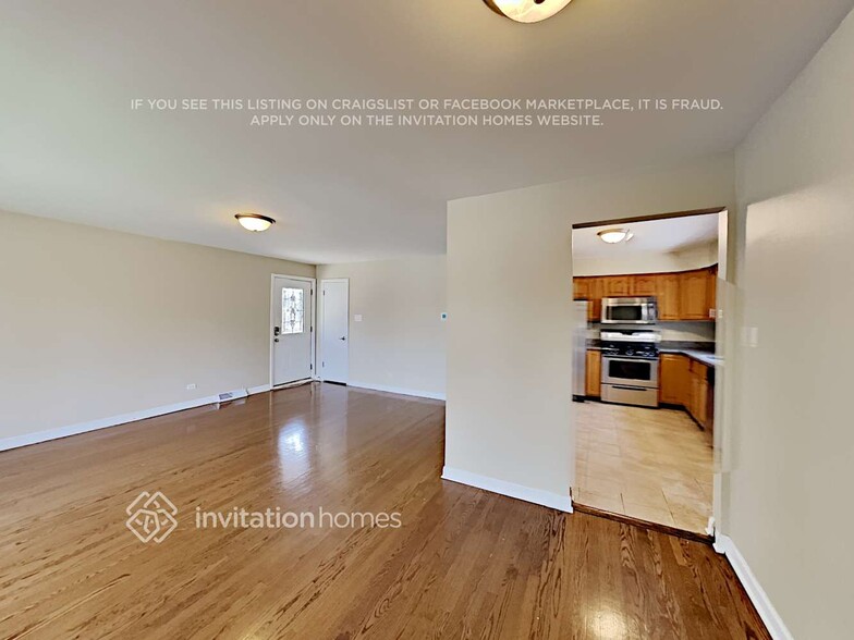 Building Photo - 10024 Minnick Ave