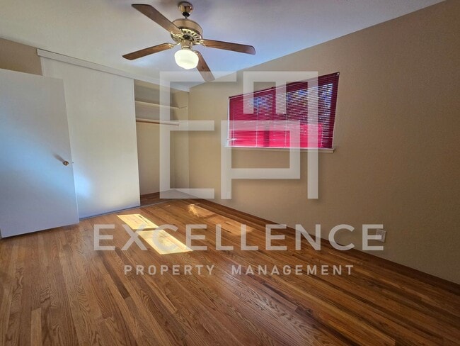 Building Photo - 3087SF 2 Story 5/2.5 House - Community Cab...