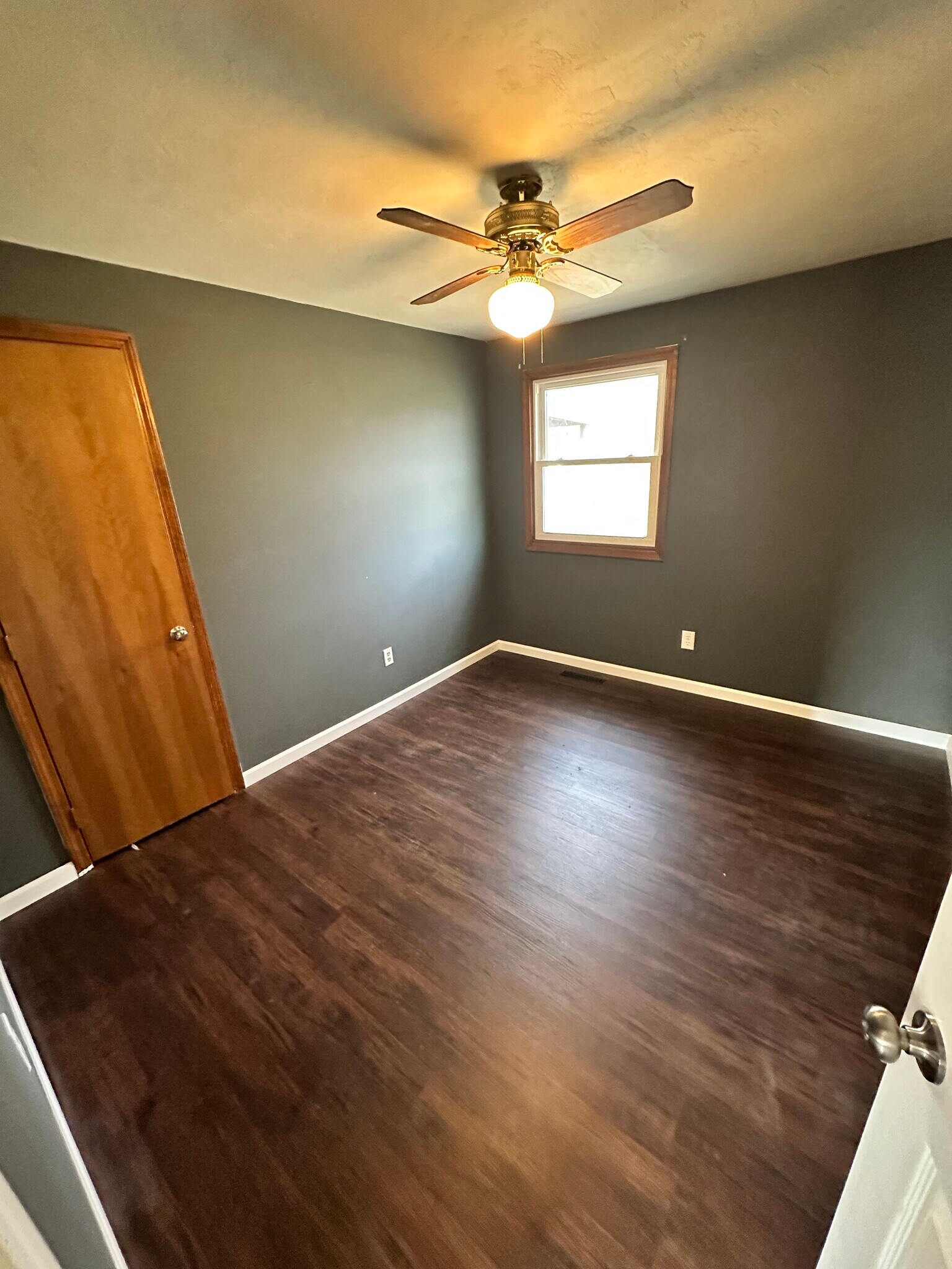 Building Photo - 413 W Elm St