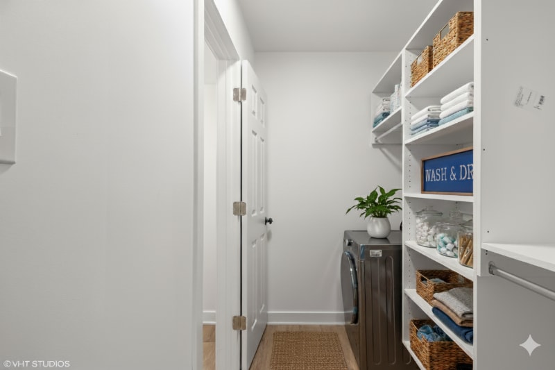 Building Photo - 15701 Lamon Ave