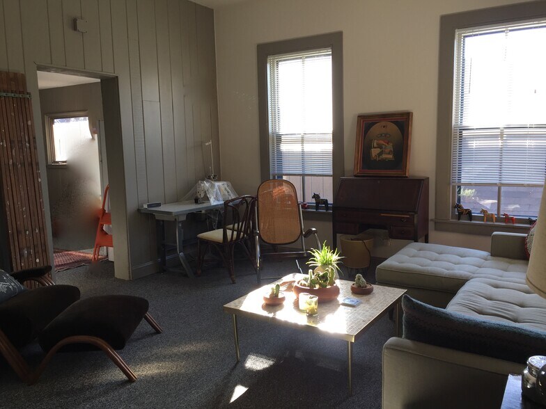 Building Photo - 303 E Livingston Ave