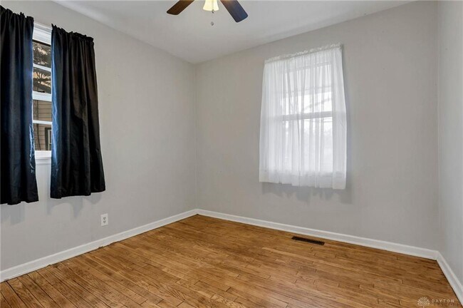 Building Photo - 4415 Leacourt Dr