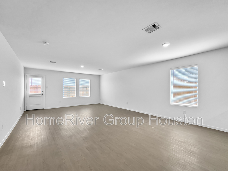 Building Photo - 452 Texas Pecan Dr