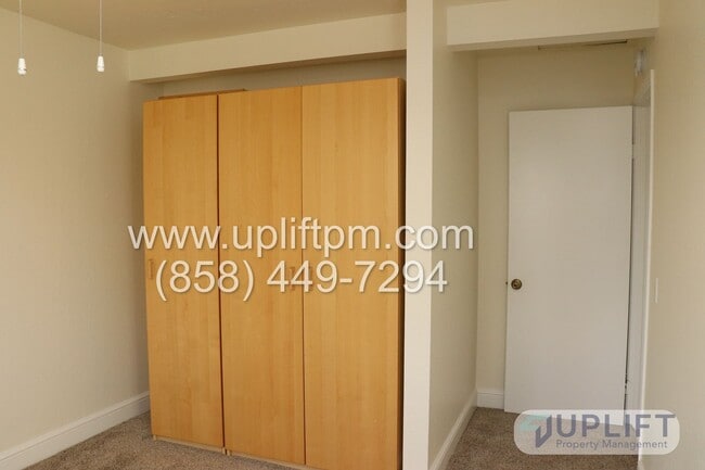 Building Photo - 4 BEDROOM/2 BATHROOM - MIRA MESA