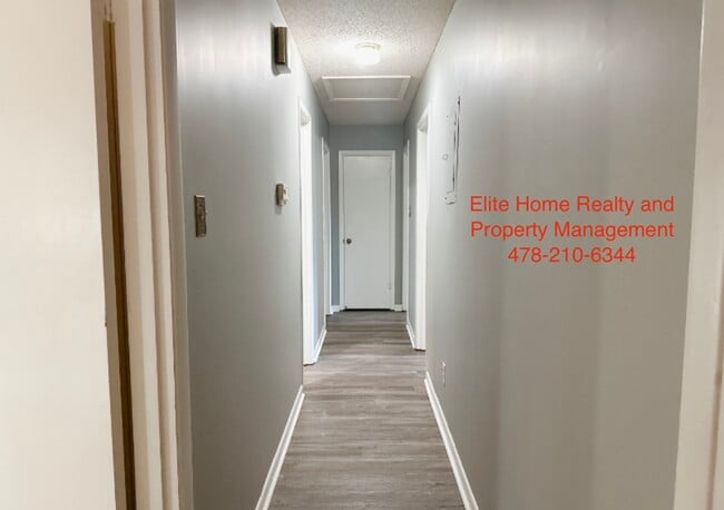 Building Photo - 233 Markwood Dr