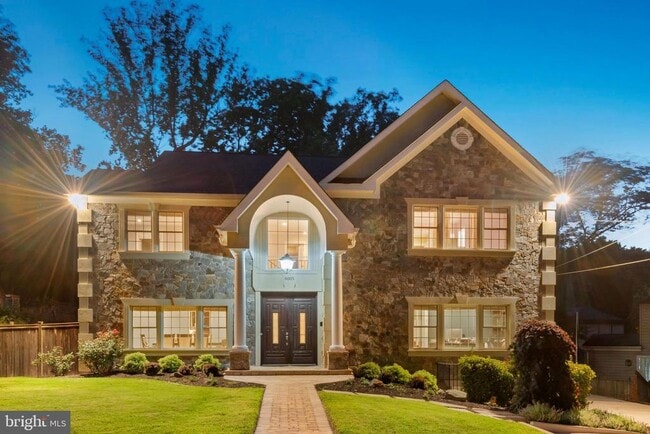 Building Photo - 6005 Selvyn Rd