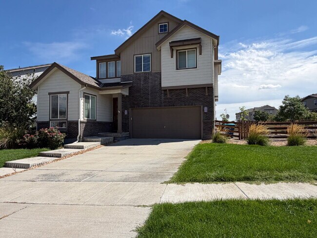 Building Photo - Gorgeous three Bedroom Home in Reunion with Private Office, Loft & Chef’s Kitchen!