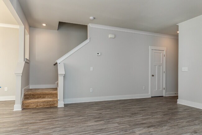 Building Photo - Elegant 3 Bedroom 2.5 Bathroom Townhome Near Downtown Greenville $1,850/mo rent