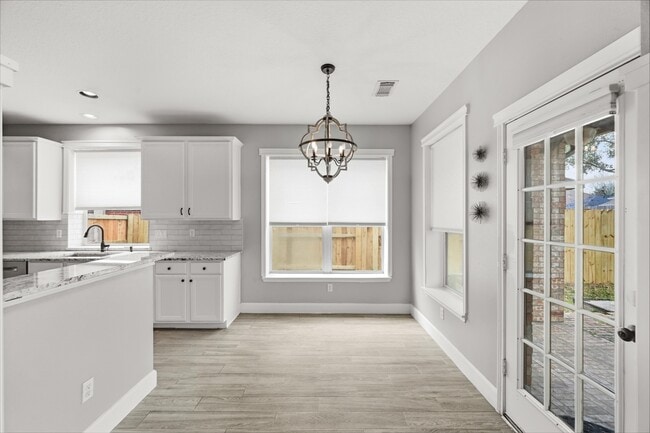 Building Photo - 7531 Fall Creek Bend Ct