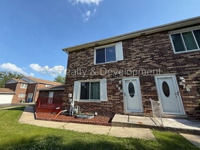 Building Photo - 280 Paddock Cir