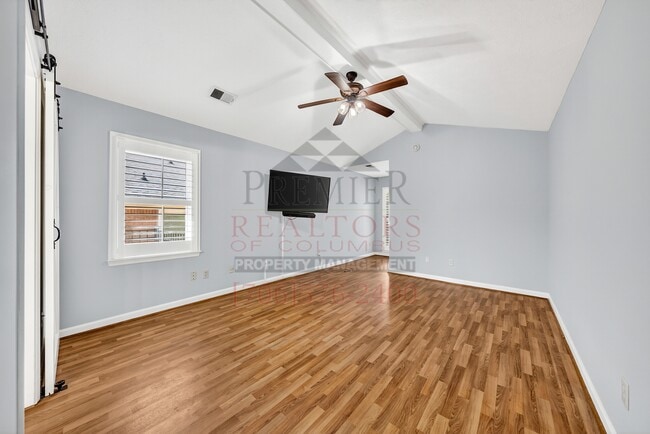 Building Photo - 7005 Robin's Nest Dr