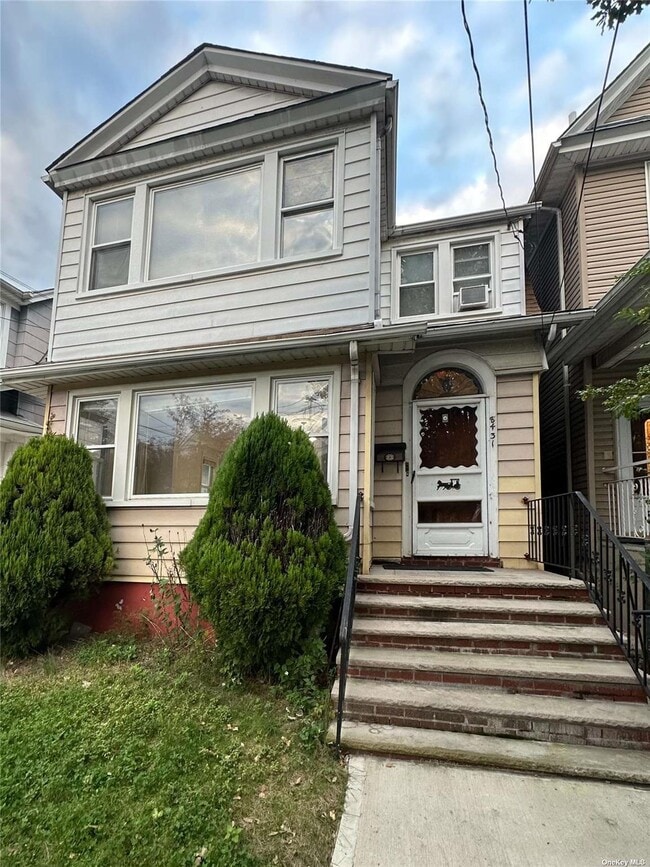 Primary Photo - 84-31 122nd St