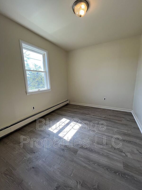 Building Photo - 1010 Yates Ave