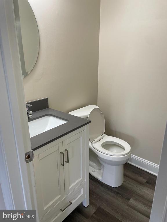 Building Photo - 404 Atlanta Court