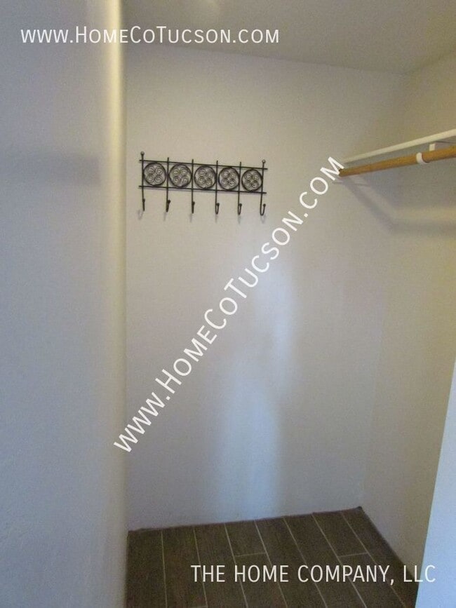 Building Photo - 3668 N Royal Prince Ct