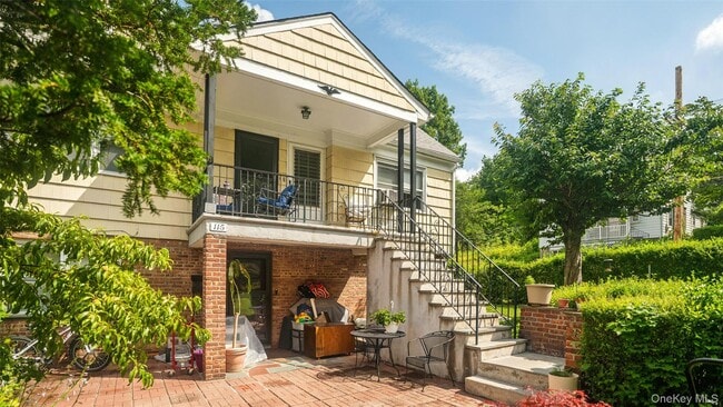 Building Photo - 115 Fisher Ave