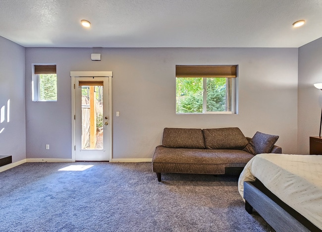 Building Photo - 588 SW 197th Pl