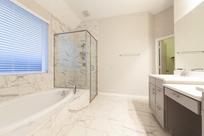 Building Photo - 22138 Grand Mist Dr