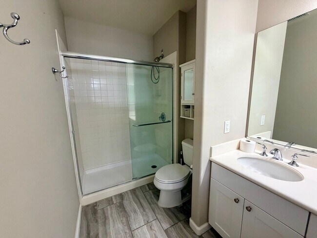 Building Photo - Spacious 3-Bed, 2-Bath Townhome in Ka Maka...