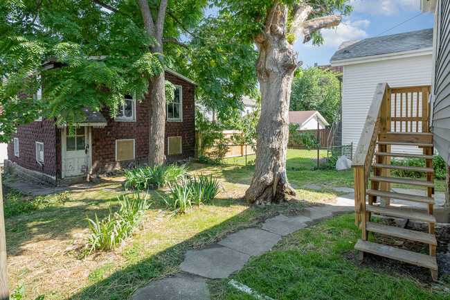 Carriage house and back yard - 127 8th Ave