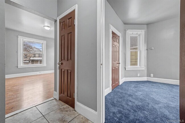 Building Photo - 240 S 5th Ave