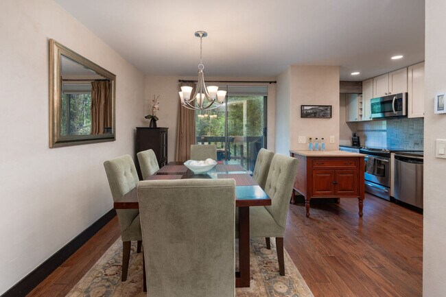 Building Photo - 1024 E Hopkins Ave