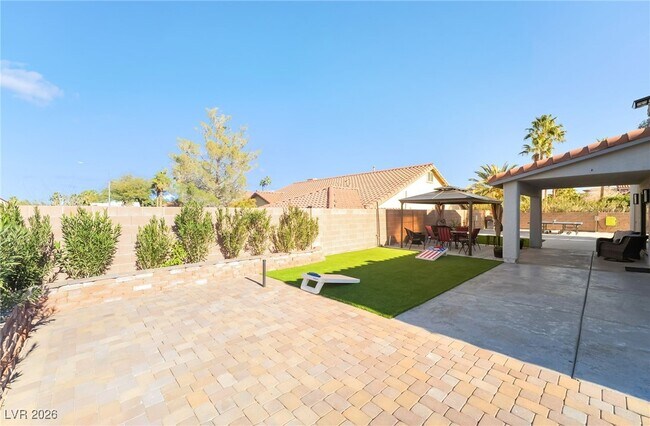 Building Photo - 2076 E Wigwam Ave