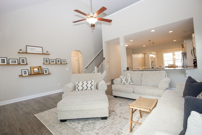 Building Photo - "Spacious 4-Bedroom Home with 2.5 Baths in...