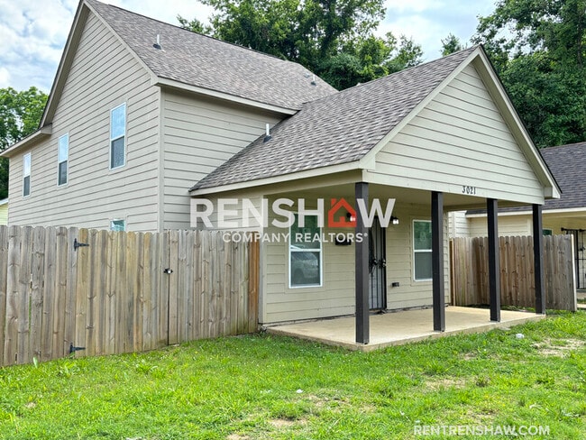 Building Photo - 3021 Chelsea Ave