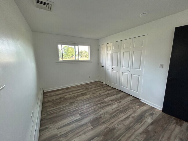 Building Photo - 1244 Snyder Rd