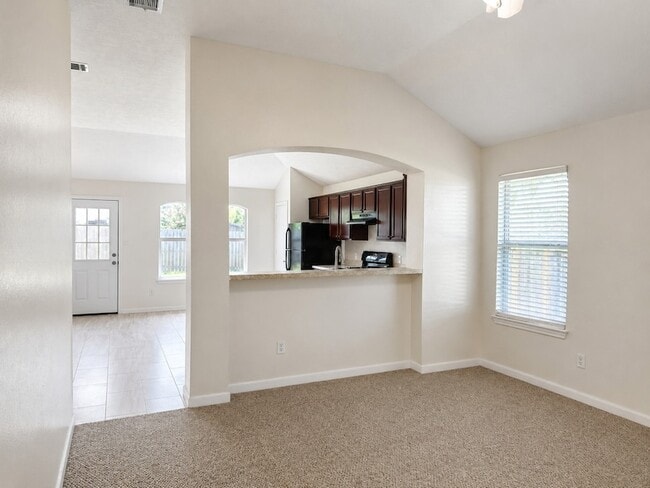Building Photo - 1711 Dixon Ln
